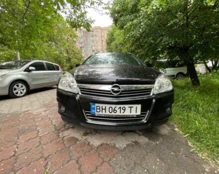 Черный Опель Астра, объемом двигателя 1.6 л и пробегом 264 тыс. км за 5000 $, фото 2 на Automoto.ua