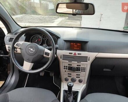 Черный Опель Астра, объемом двигателя 1.82 л и пробегом 204 тыс. км за 5950 $, фото 9 на Automoto.ua