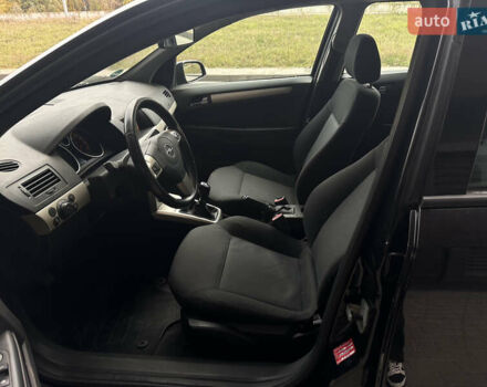 Черный Опель Астра, объемом двигателя 1.6 л и пробегом 216 тыс. км за 5600 $, фото 9 на Automoto.ua