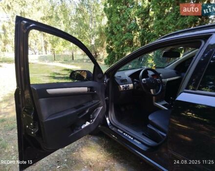 Черный Опель Астра, объемом двигателя 1.6 л и пробегом 228 тыс. км за 5800 $, фото 2 на Automoto.ua