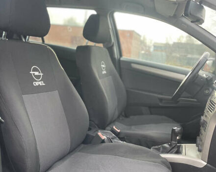 Черный Опель Астра, объемом двигателя 1.6 л и пробегом 239 тыс. км за 5350 $, фото 17 на Automoto.ua