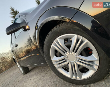 Черный Опель Астра, объемом двигателя 1.91 л и пробегом 286 тыс. км за 5550 $, фото 14 на Automoto.ua