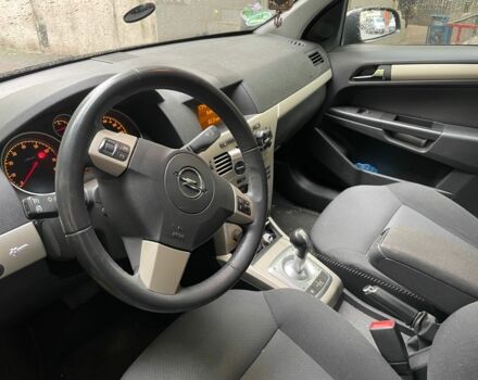 Черный Опель Астра, объемом двигателя 1.6 л и пробегом 264 тыс. км за 5000 $, фото 5 на Automoto.ua