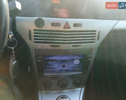 Черный Опель Астра, объемом двигателя 1.6 л и пробегом 250 тыс. км за 5500 $, фото 5 на Automoto.ua