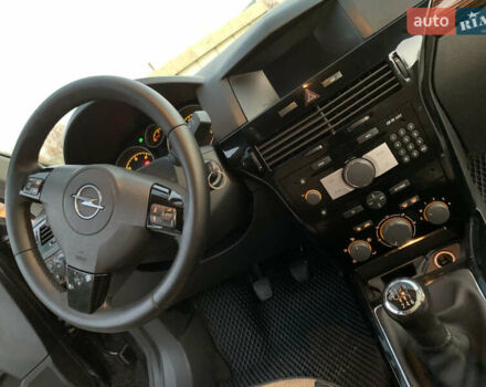 Черный Опель Астра, объемом двигателя 1.91 л и пробегом 286 тыс. км за 5550 $, фото 90 на Automoto.ua