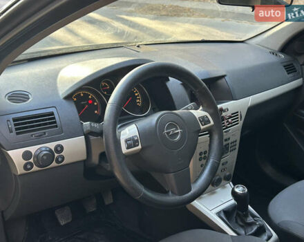 Чорний Опель Астра, об'ємом двигуна 1.3 л та пробігом 297 тис. км за 3999 $, фото 29 на Automoto.ua