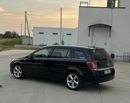 Черный Опель Астра, объемом двигателя 1.9 л и пробегом 270 тыс. км за 5200 $, фото 2 на Automoto.ua