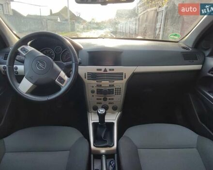 Опель Астра 2007 у Прилуках на Automoto.ua Чорний Опель Астра, об'ємом двигуна 1.6 л та пробігом 277 тис. км за 4500 $, фото 8 на Automoto.ua