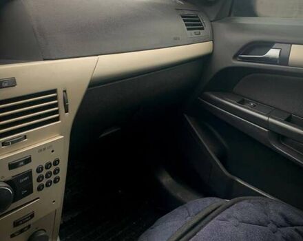 Черный Опель Астра, объемом двигателя 1.6 л и пробегом 221 тыс. км за 4800 $, фото 8 на Automoto.ua