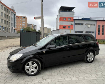Черный Опель Астра, объемом двигателя 1.6 л и пробегом 250 тыс. км за 4399 $, фото 3 на Automoto.ua