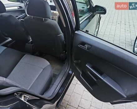 Черный Опель Астра, объемом двигателя 1.6 л и пробегом 250 тыс. км за 5200 $, фото 6 на Automoto.ua