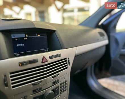 Черный Опель Астра, объемом двигателя 1.6 л и пробегом 180 тыс. км за 5499 $, фото 134 на Automoto.ua