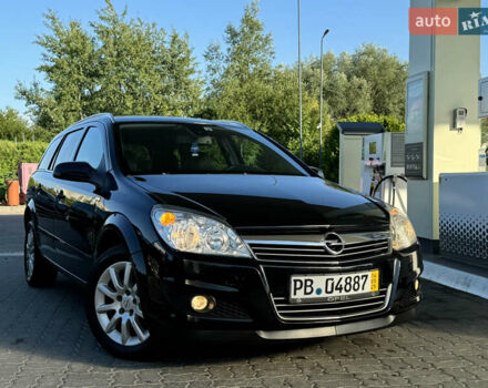 Черный Опель Астра, объемом двигателя 1.6 л и пробегом 196 тыс. км за 5700 $, фото 1 на Automoto.ua