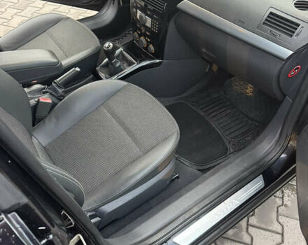 Черный Опель Астра, объемом двигателя 1.8 л и пробегом 223 тыс. км за 6300 $, фото 10 на Automoto.ua