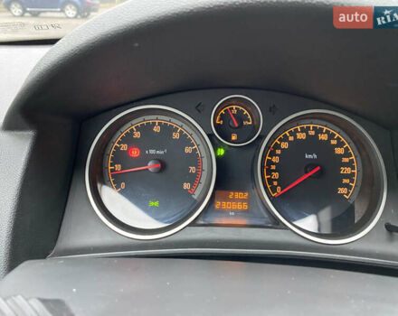 Черный Опель Астра, объемом двигателя 1.6 л и пробегом 230 тыс. км за 5000 $, фото 11 на Automoto.ua