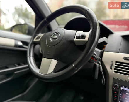 Опель Астра 2008 в Ровно на Automoto.ua Черный Опель Астра, объемом двигателя 1.7 л и пробегом 330 тыс. км за 4300 $, фото 33 на Automoto.ua