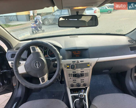 Черный Опель Астра, объемом двигателя 1.6 л и пробегом 260 тыс. км за 6000 $, фото 13 на Automoto.ua