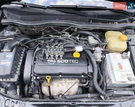 Черный Опель Астра, объемом двигателя 1.6 л и пробегом 250 тыс. км за 5200 $, фото 18 на Automoto.ua