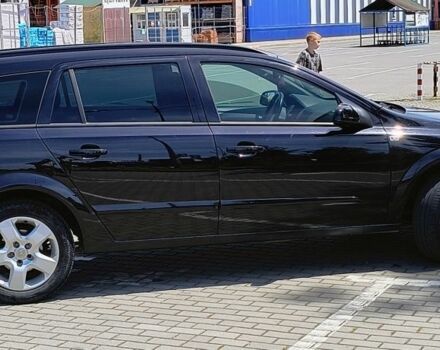 Черный Опель Астра, объемом двигателя 1.7 л и пробегом 260 тыс. км за 4700 $, фото 4 на Automoto.ua