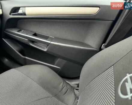 Опель Астра 2008 в Ровно на Automoto.ua Черный Опель Астра, объемом двигателя 1.7 л и пробегом 330 тыс. км за 4300 $, фото 41 на Automoto.ua