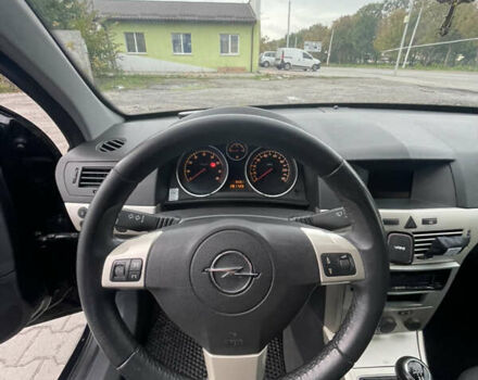 Черный Опель Астра, объемом двигателя 1.6 л и пробегом 281 тыс. км за 5200 $, фото 11 на Automoto.ua