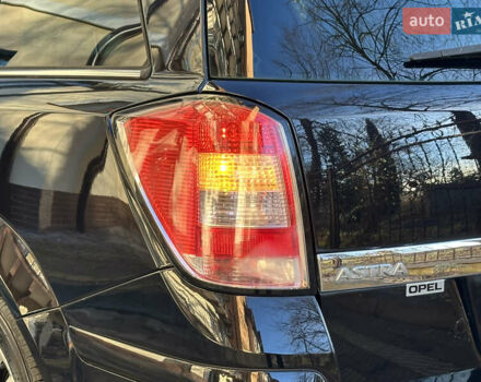 Черный Опель Астра, объемом двигателя 1.6 л и пробегом 180 тыс. км за 5499 $, фото 48 на Automoto.ua