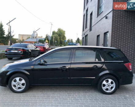 Черный Опель Астра, объемом двигателя 1.7 л и пробегом 253 тыс. км за 3950 $, фото 2 на Automoto.ua