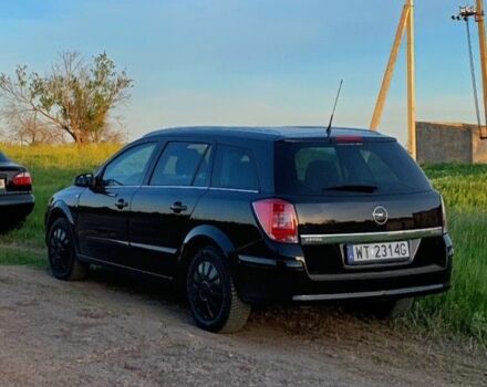 Черный Опель Астра, объемом двигателя 1.7 л и пробегом 244 тыс. км за 2500 $, фото 1 на Automoto.ua