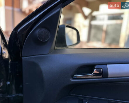 Черный Опель Астра, объемом двигателя 1.6 л и пробегом 180 тыс. км за 5499 $, фото 119 на Automoto.ua