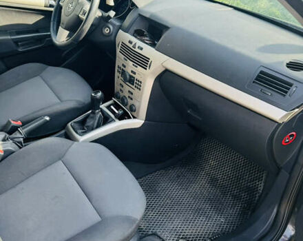 Чорний Опель Астра, об'ємом двигуна 1.6 л та пробігом 252 тис. км за 5000 $, фото 4 на Automoto.ua