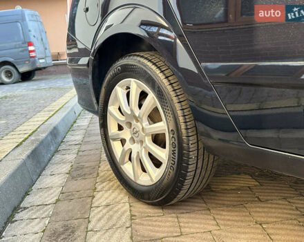 Черный Опель Астра, объемом двигателя 1.6 л и пробегом 180 тыс. км за 5499 $, фото 79 на Automoto.ua