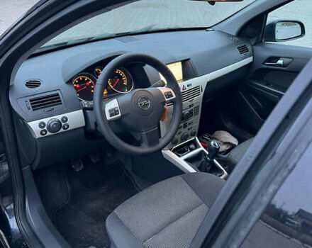 Чорний Опель Астра, об'ємом двигуна 1.6 л та пробігом 215 тис. км за 5500 $, фото 11 на Automoto.ua