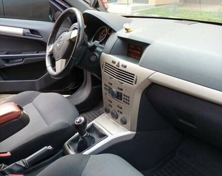 Черный Опель Астра, объемом двигателя 1.6 л и пробегом 218 тыс. км за 5700 $, фото 7 на Automoto.ua