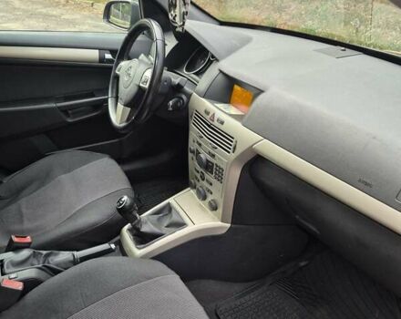 Опель Астра 2008 в Черкассах на Automoto.ua Черный Опель Астра, объемом двигателя 1.6 л и пробегом 175 тыс. км за 5500 $, фото 13 на Automoto.ua