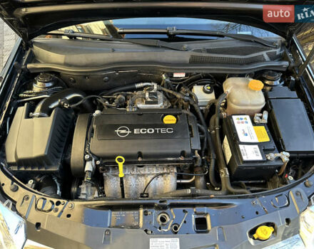 Черный Опель Астра, объемом двигателя 1.6 л и пробегом 180 тыс. км за 5499 $, фото 188 на Automoto.ua