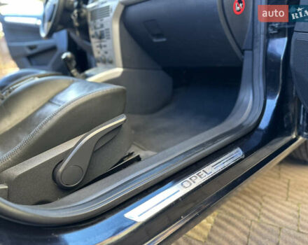 Черный Опель Астра, объемом двигателя 1.6 л и пробегом 180 тыс. км за 5499 $, фото 120 на Automoto.ua