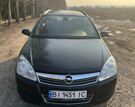 Черный Опель Астра, объемом двигателя 1.69 л и пробегом 270 тыс. км за 5500 $, фото 1 на Automoto.ua