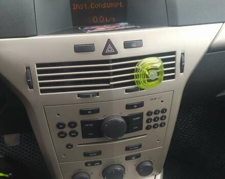 Черный Опель Астра, объемом двигателя 1.6 л и пробегом 200 тыс. км за 6000 $, фото 9 на Automoto.ua