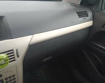 Черный Опель Астра, объемом двигателя 1.6 л и пробегом 200 тыс. км за 6000 $, фото 10 на Automoto.ua