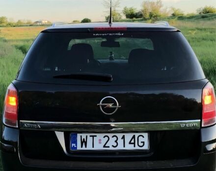 Черный Опель Астра, объемом двигателя 1.7 л и пробегом 244 тыс. км за 2500 $, фото 4 на Automoto.ua