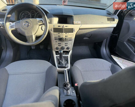 Черный Опель Астра, объемом двигателя 1.69 л и пробегом 260 тыс. км за 5550 $, фото 19 на Automoto.ua