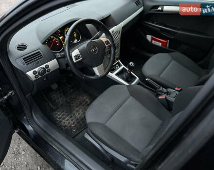 Черный Опель Астра, объемом двигателя 1.8 л и пробегом 209 тыс. км за 5600 $, фото 17 на Automoto.ua