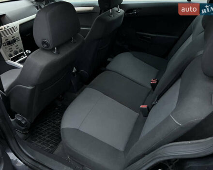 Черный Опель Астра, объемом двигателя 1.8 л и пробегом 209 тыс. км за 5600 $, фото 33 на Automoto.ua