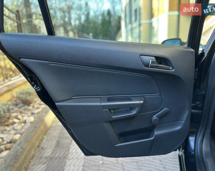 Черный Опель Астра, объемом двигателя 1.6 л и пробегом 180 тыс. км за 5499 $, фото 156 на Automoto.ua