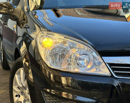 Черный Опель Астра, объемом двигателя 1.6 л и пробегом 180 тыс. км за 5499 $, фото 69 на Automoto.ua