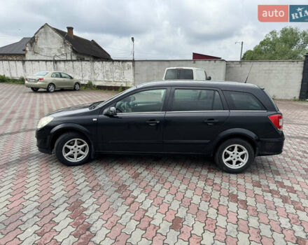 Черный Опель Астра, объемом двигателя 1.36 л и пробегом 213 тыс. км за 3900 $, фото 4 на Automoto.ua