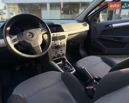 Черный Опель Астра, объемом двигателя 1.69 л и пробегом 260 тыс. км за 5550 $, фото 20 на Automoto.ua