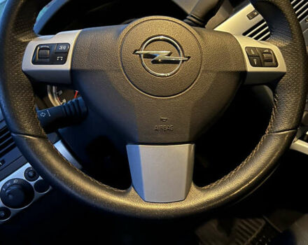 Опель Астра 2008 в Чернигове на Automoto.ua Черный Опель Астра, объемом двигателя 1.8 л и пробегом 243 тыс. км за 5300 $, фото 2 на Automoto.ua