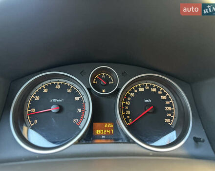 Черный Опель Астра, объемом двигателя 1.6 л и пробегом 180 тыс. км за 5499 $, фото 131 на Automoto.ua