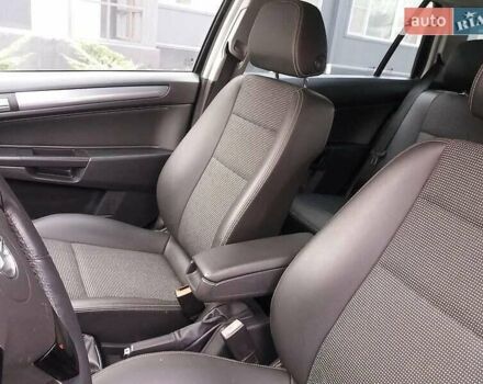 Черный Опель Астра, объемом двигателя 1.6 л и пробегом 191 тыс. км за 5550 $, фото 13 на Automoto.ua